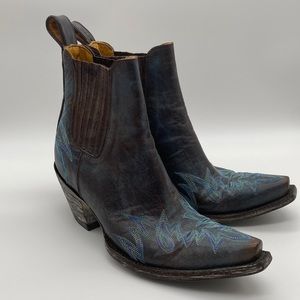 Old Gringo ankle boots size 7B. Brown leather with accent stitching.